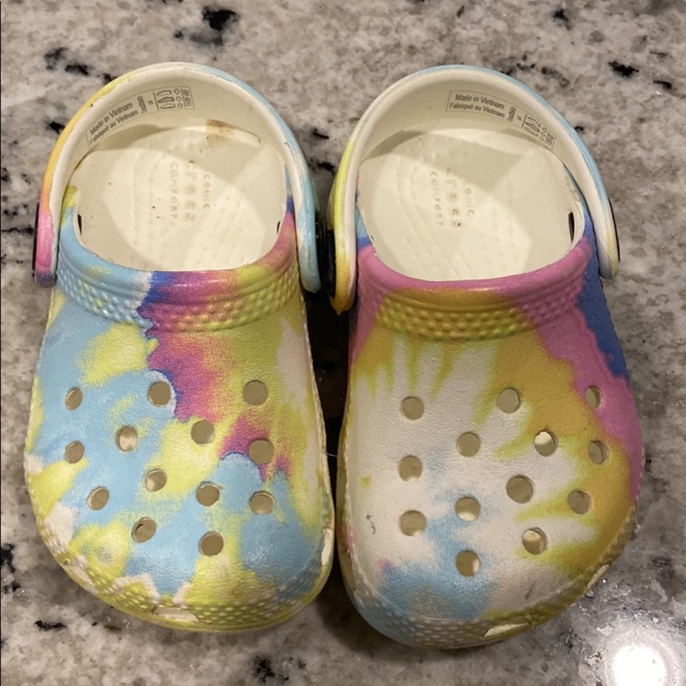 Baby Crocs Size 4